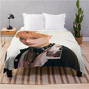 TXT HUENING KAI - FREEFALL Throw Blanket